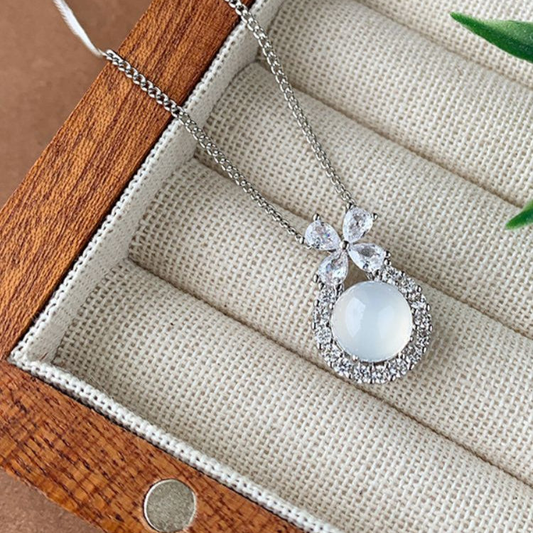 Light Luxury Chalcedony Princess Bow Necklace – High-Grade Copper Alloy Pendant for Women